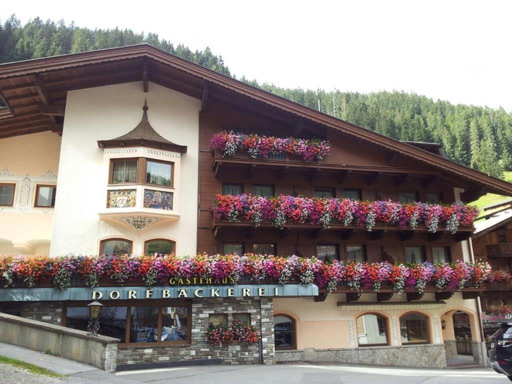 Gaestehaus Dorfbaeckerei 턱스 외부 사진